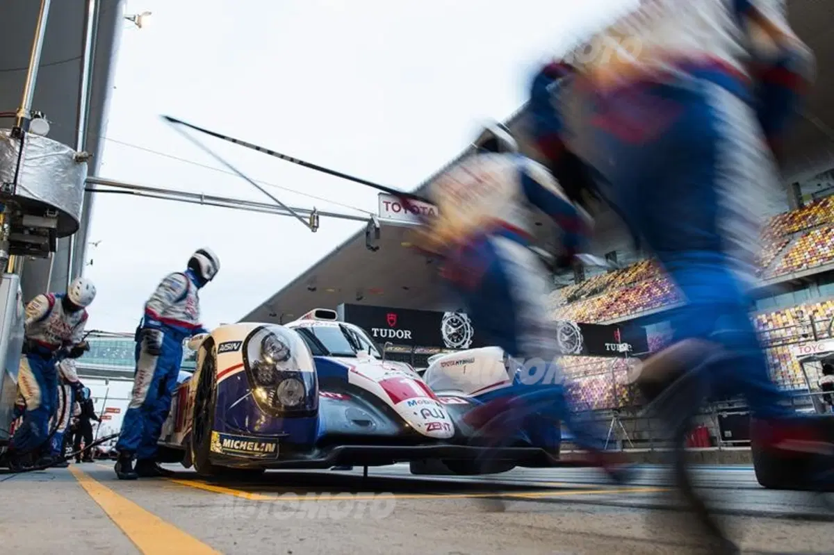  WEC 2015: Porsche in pole anche a Shanghai (27)