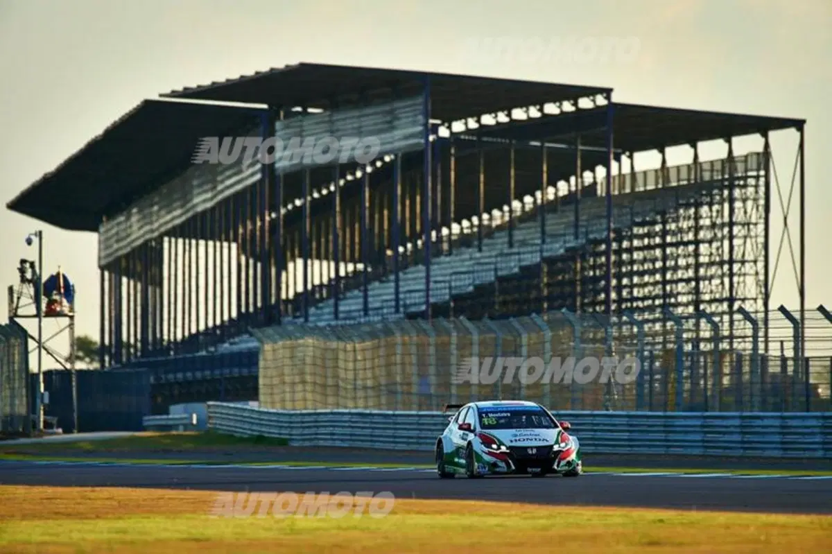 WTCC 2015, qualifiche Thailandia: López in pole (25)