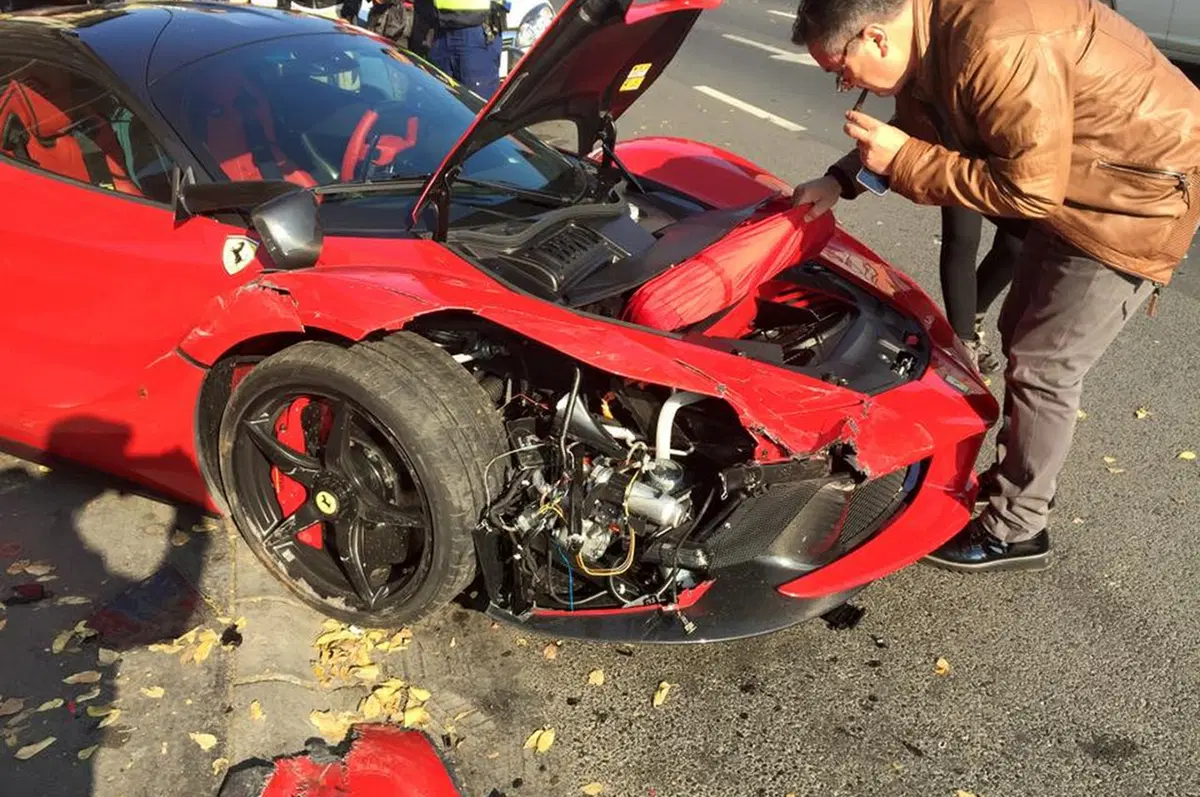 LaFerrari: gomme fredde, tre macchine colpite a Budapest (3)