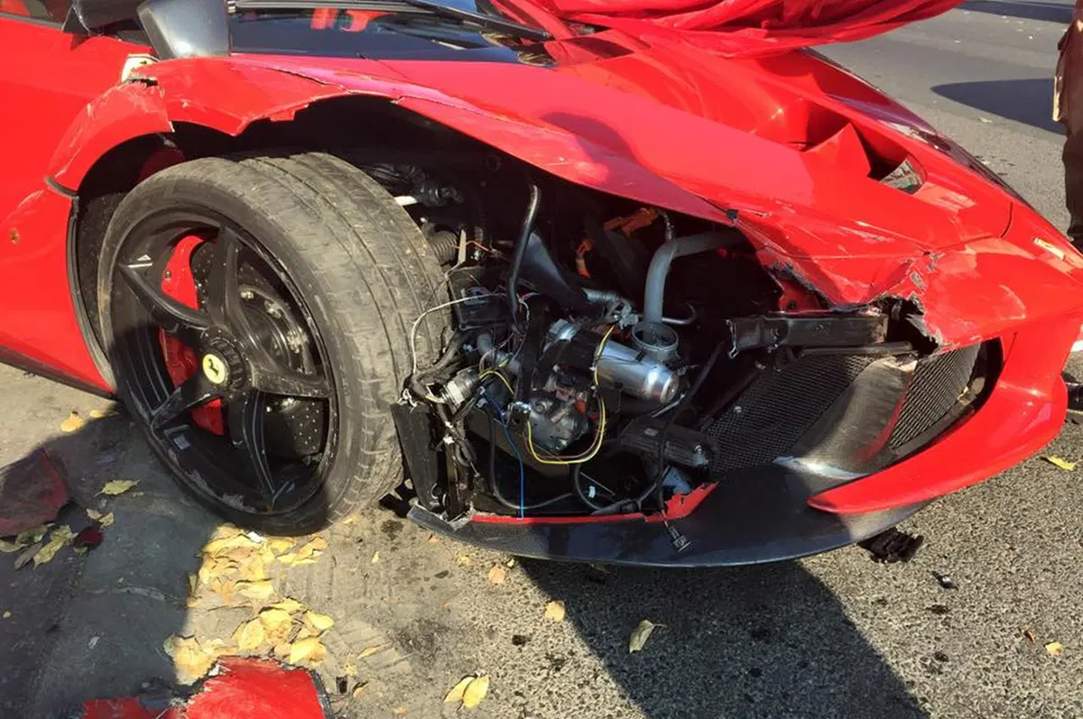 LaFerrari: gomme fredde, tre macchine colpite a Budapest (7)