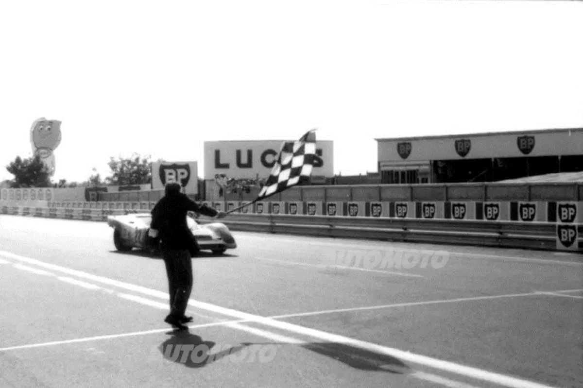 Steve McQueen: Una vita spericolata, passione Le Mans (15)