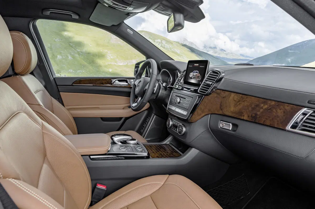 Mercedes GLS: arriva la Classe S dei SUV (19)