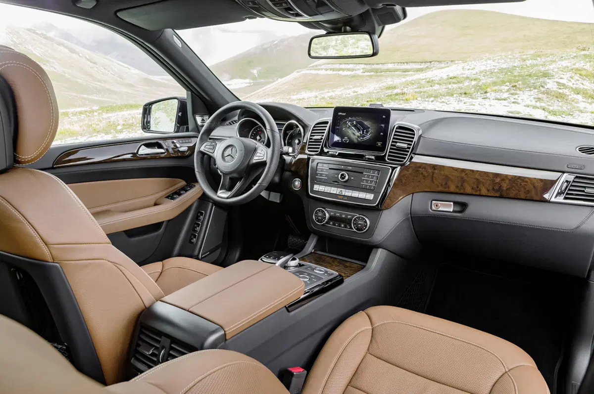 Mercedes GLS: arriva la Classe S dei SUV (20)
