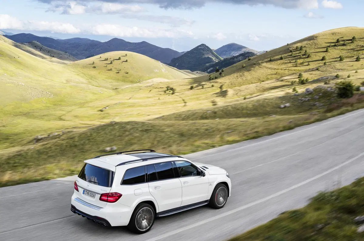 Mercedes GLS: arriva la Classe S dei SUV (24)