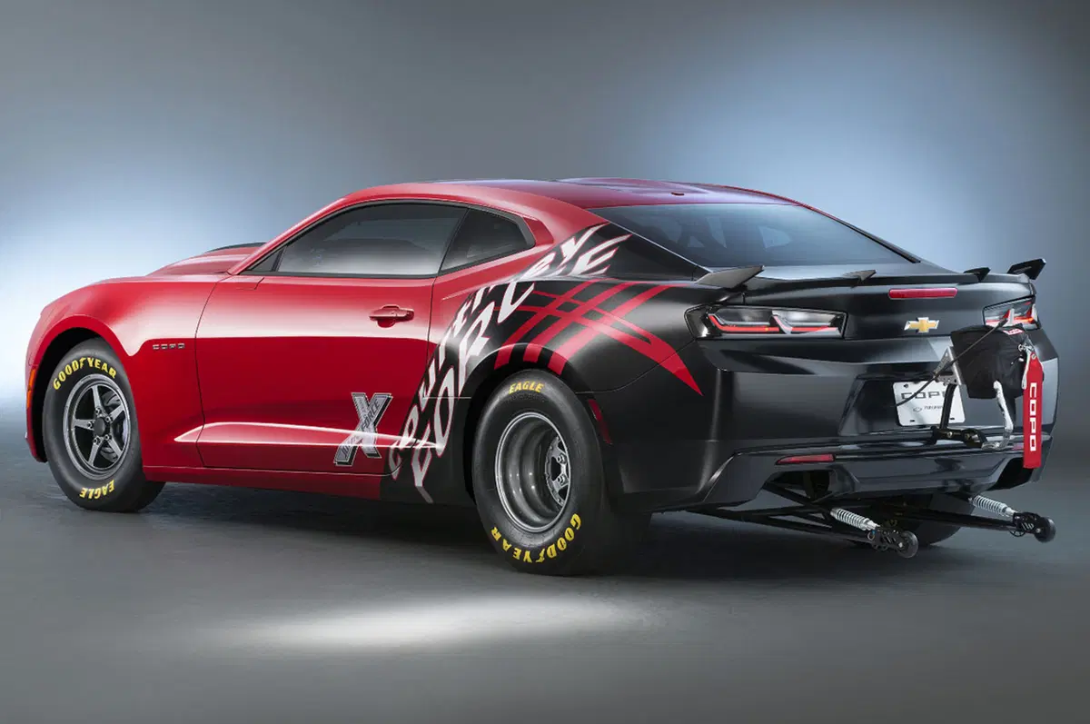 Chevrolet COPO Camaro: un paracadute per frenarla (2)