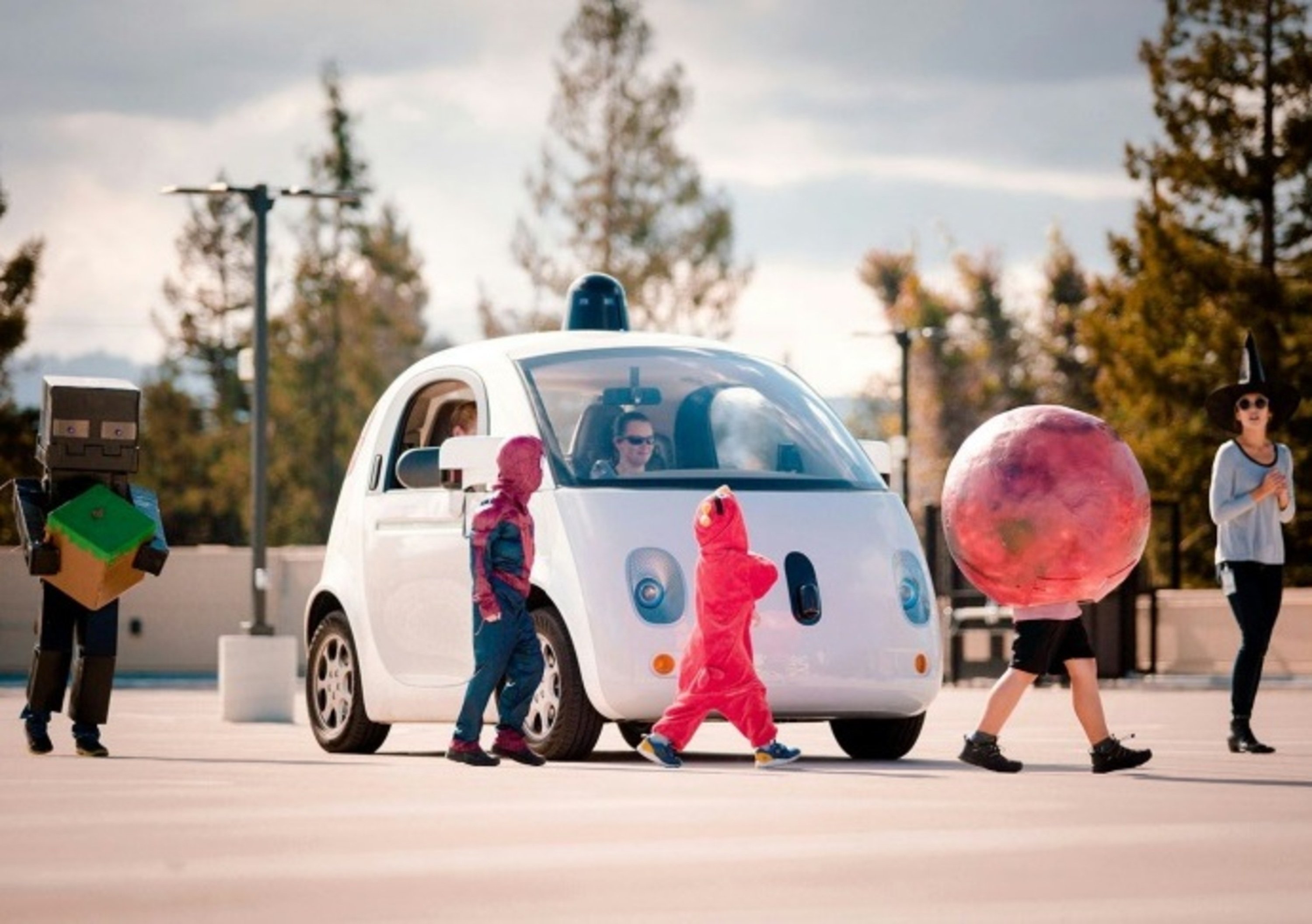 Per Halloween la Google Car ha imparato a riconoscere i bimbi