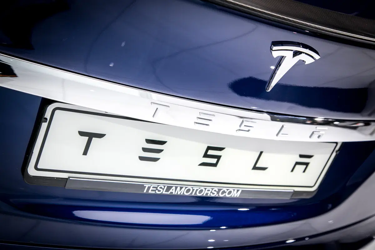Tesla, ancora perdite ma vendite da record (4)