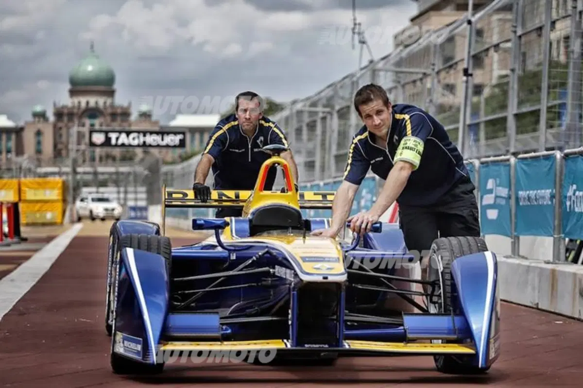 Formula E, ePrix di Putrajaya: pole per Buemi (22)
