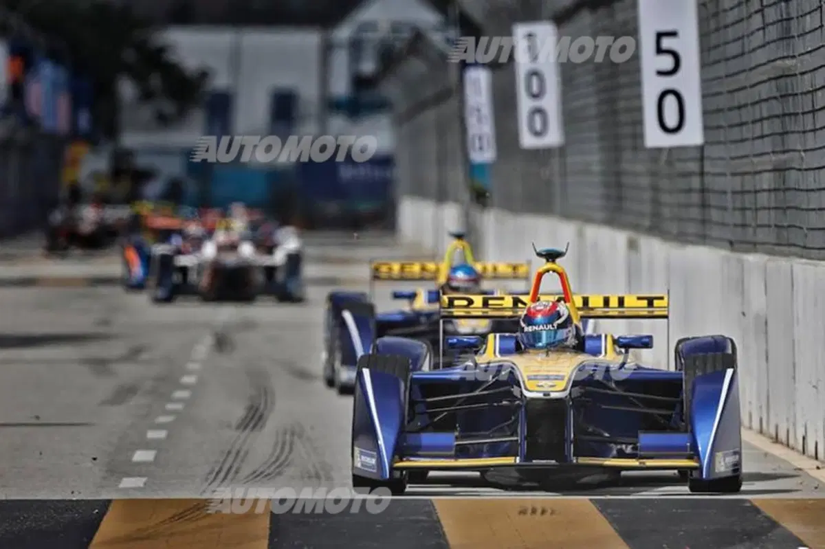 Formula E, ePrix di Putrajaya: vince di Grassi. Bird secondo (9)