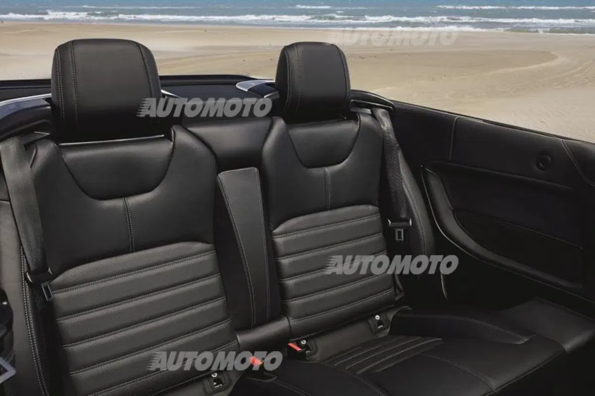 Range Rover Evoque Convertible, come lei non c'è nessuna (33)