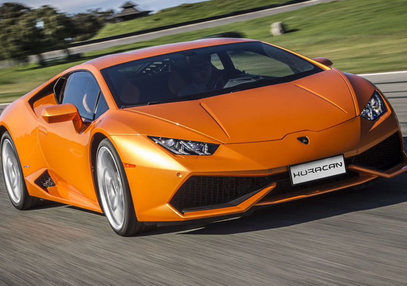 Lamborghini Huracan: novit&agrave; di sostanza per la Model Year 2016