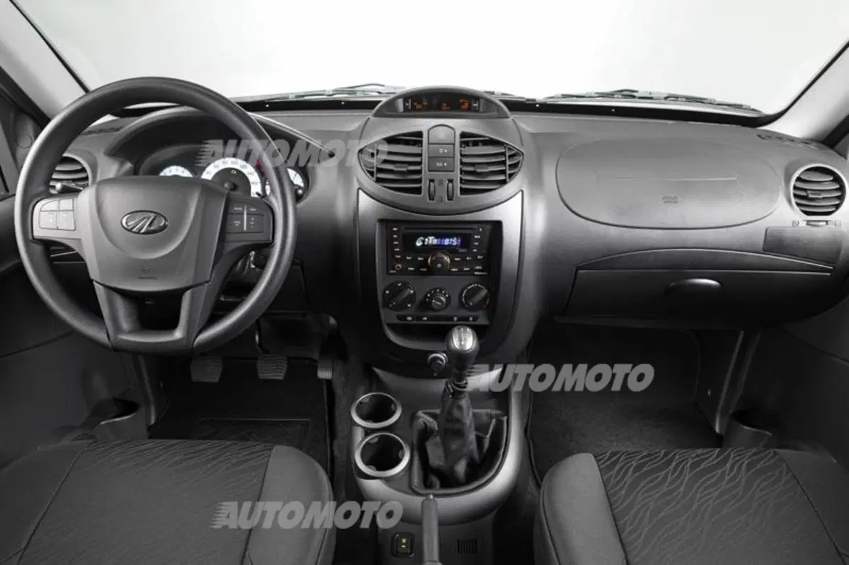 Mahindra Quanto, fuoristrada con abito da city car (4)