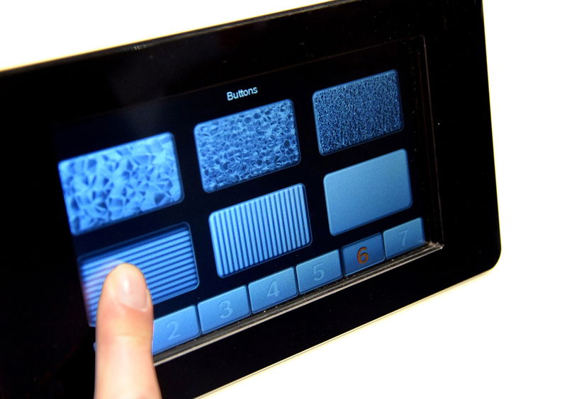 Bosch: ecco il Touch&amp;Feel, touchscreen con tasti in rilievo