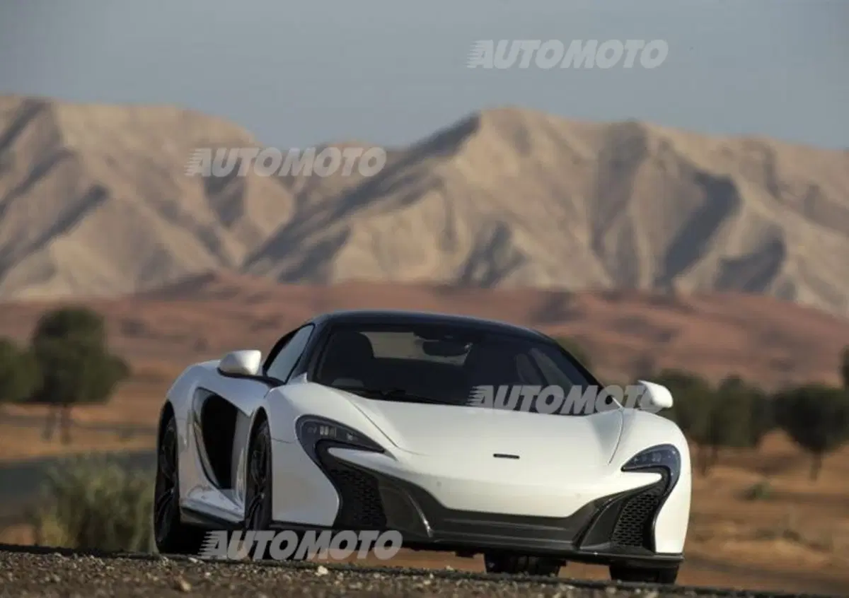 McLaren 650S Spider Al Sahara 79, all'emiro la supercar piace d'oro