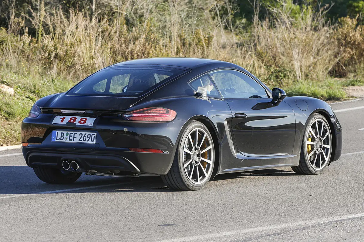 Porsche Cayman restyling: in arrivo con il 4 cilindri boxer? (2)