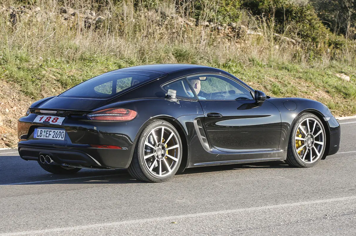 Porsche Cayman restyling: in arrivo con il 4 cilindri boxer? (4)