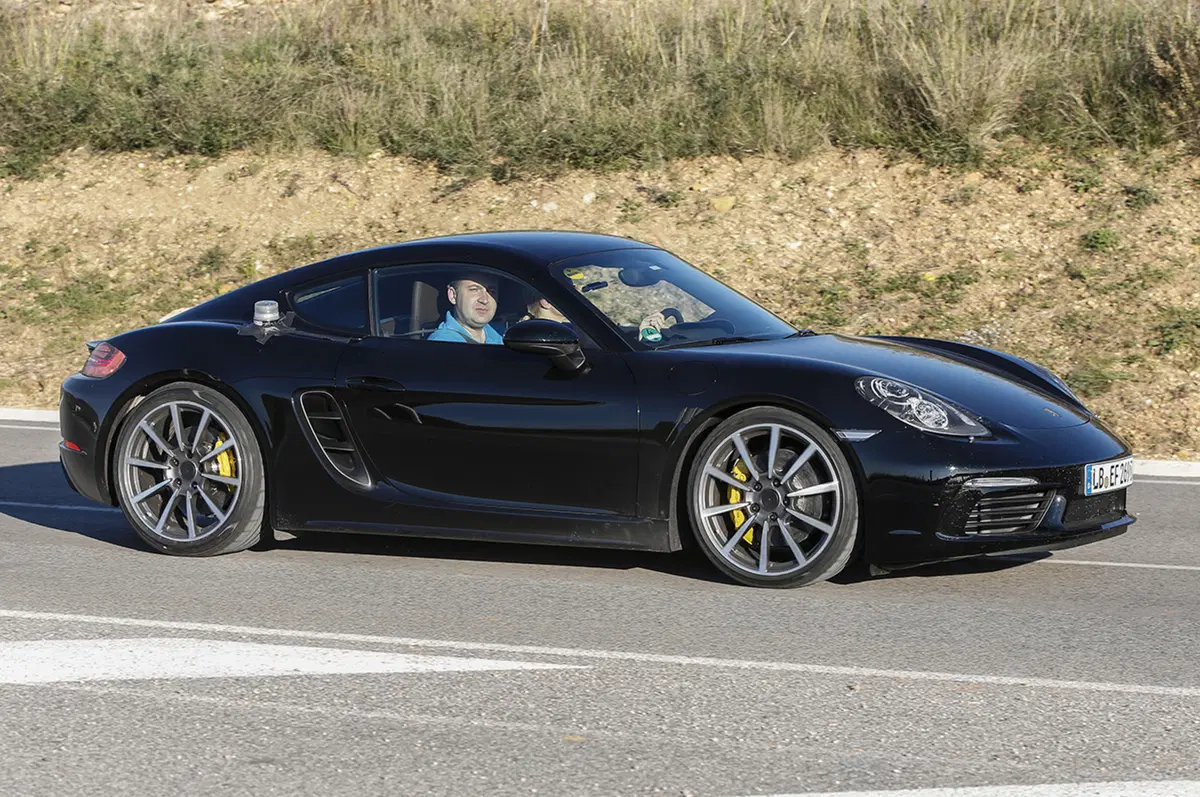Porsche Cayman restyling: in arrivo con il 4 cilindri boxer? (7)