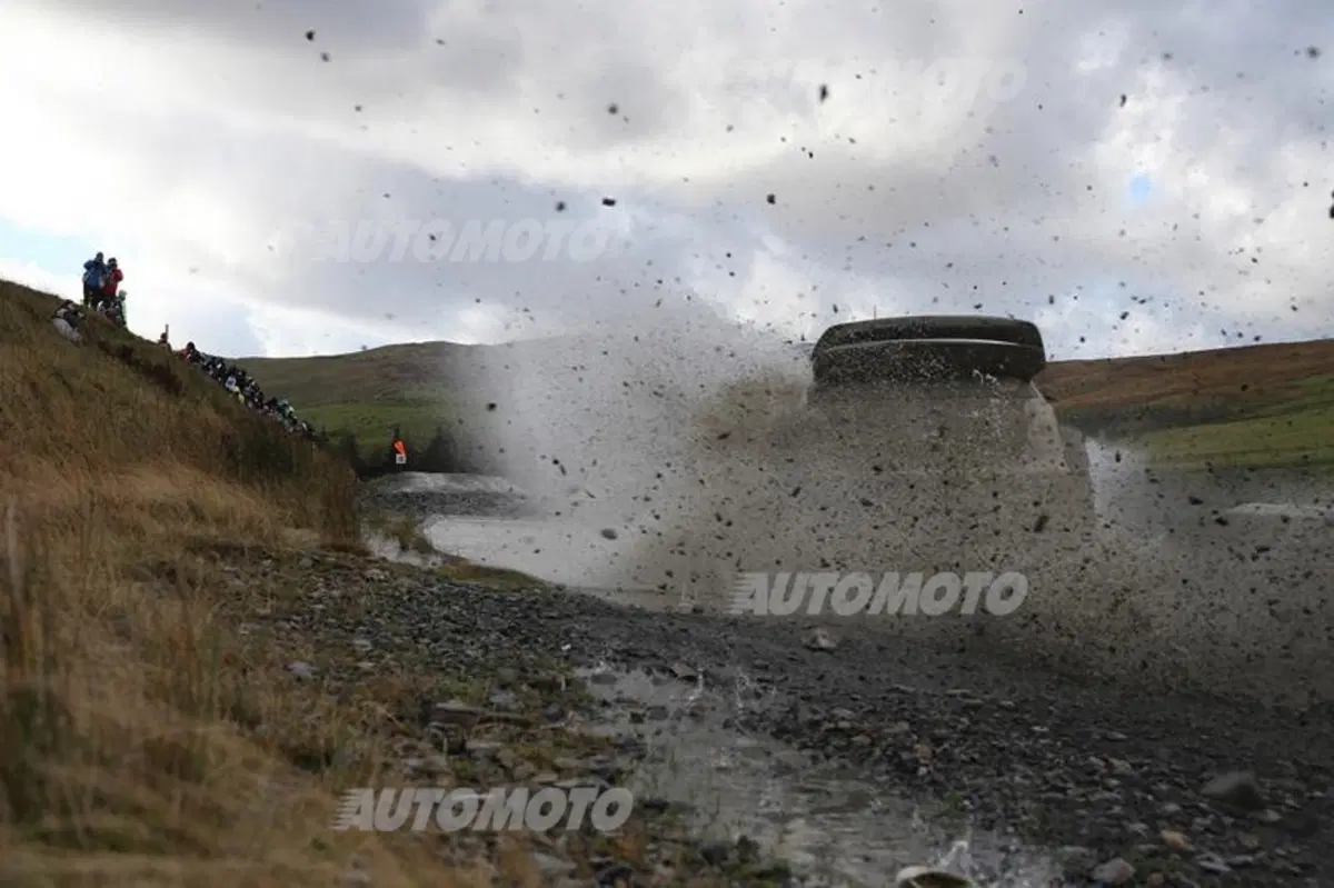 WRC GB. Day 1, Ogier (VW), Meeke, Mikkelsen