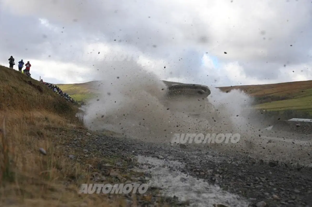 WRC GB. Day 1, Ogier (VW), Meeke, Mikkelsen (2)