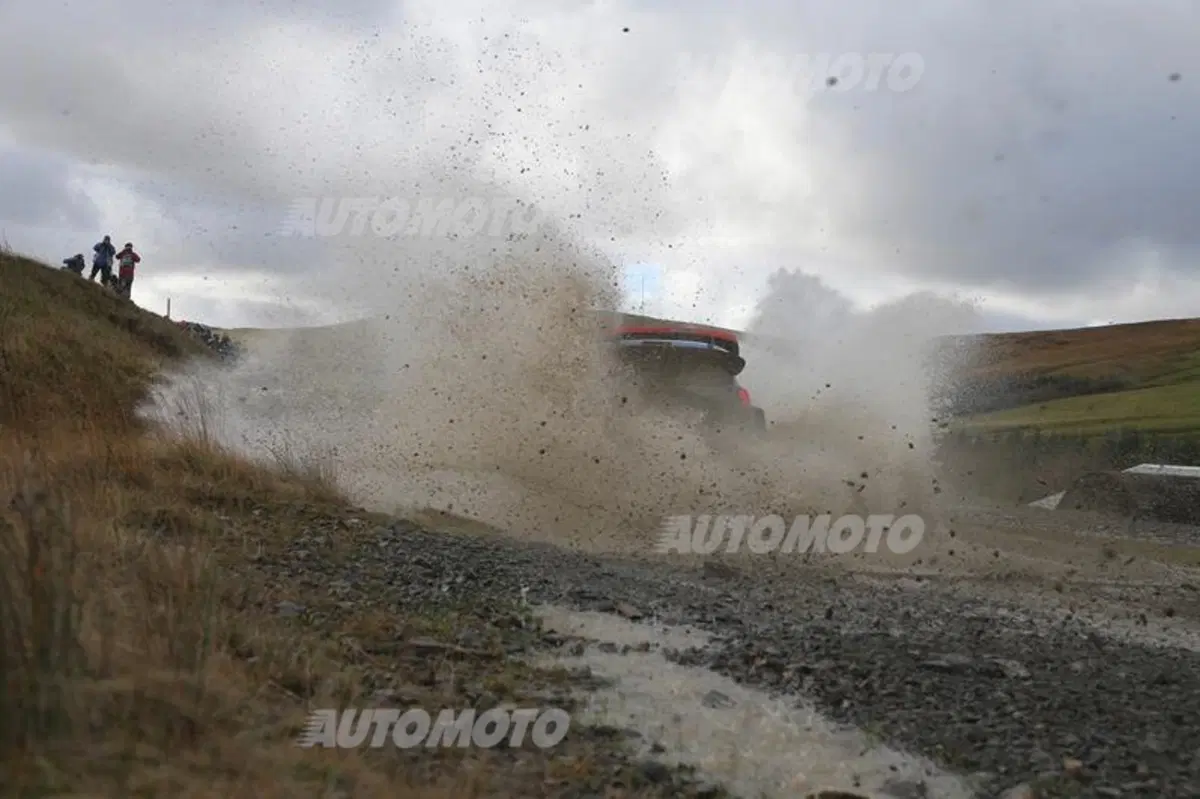WRC GB. Day 1, Ogier (VW), Meeke, Mikkelsen (5)
