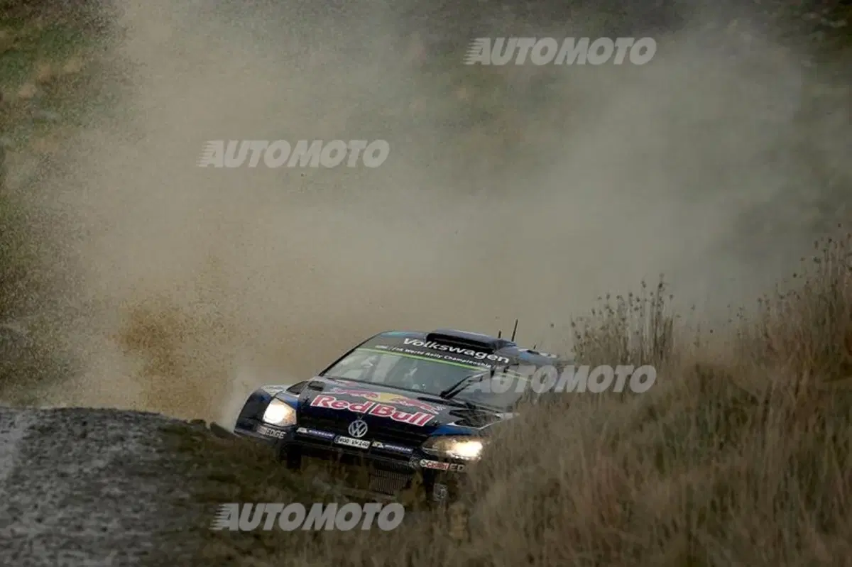 WRC GB. Day 1, Ogier (VW), Meeke, Mikkelsen (16)