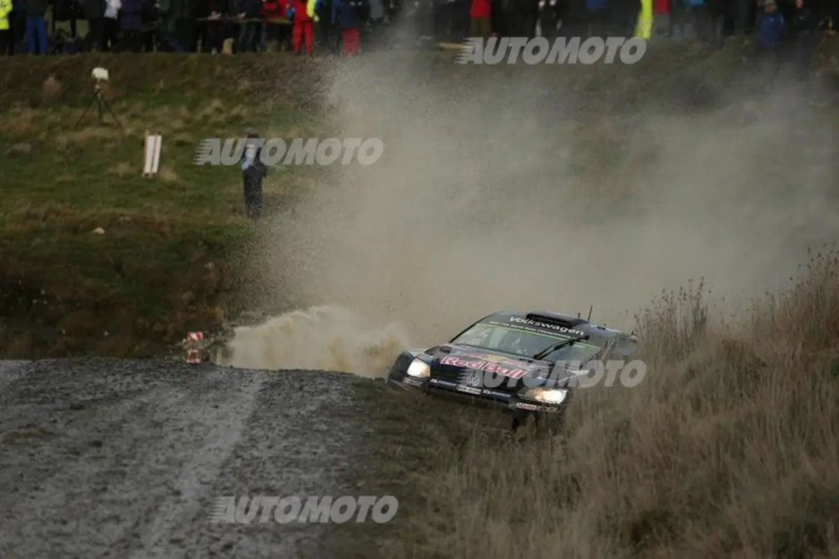 WRC GB. Day 1, Ogier (VW), Meeke, Mikkelsen (17)
