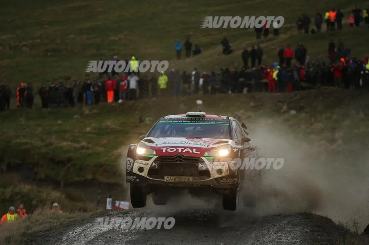 WRC GB. Day 1, Ogier (VW), Meeke, Mikkelsen (28)
