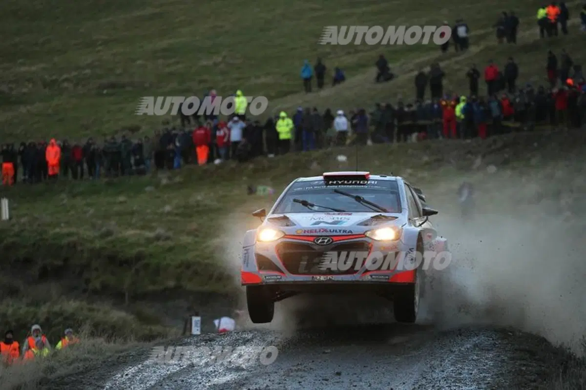 WRC GB. Day 1, Ogier (VW), Meeke, Mikkelsen (36)