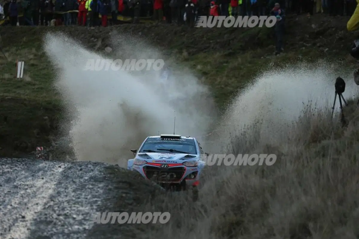 WRC GB. Day 1, Ogier (VW), Meeke, Mikkelsen (38)