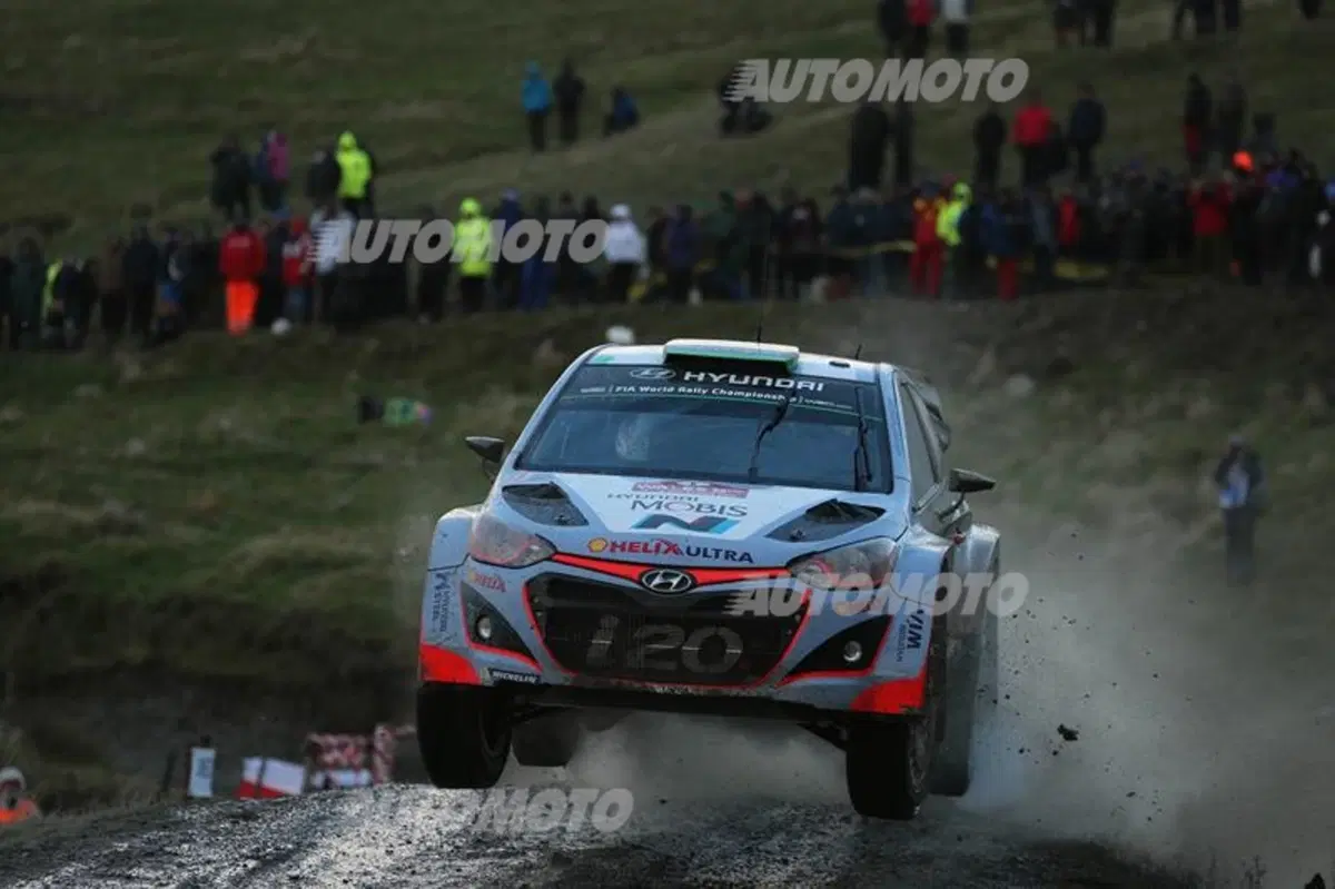 WRC GB. Day 1, Ogier (VW), Meeke, Mikkelsen (39)