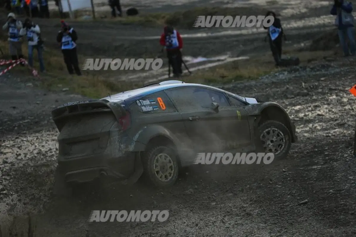 WRC GB. Day 1, Ogier (VW), Meeke, Mikkelsen (41)