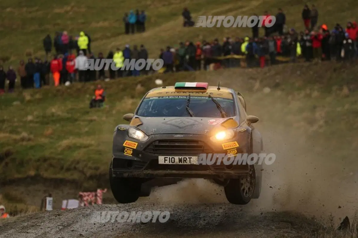 WRC GB. Day 1, Ogier (VW), Meeke, Mikkelsen (48)