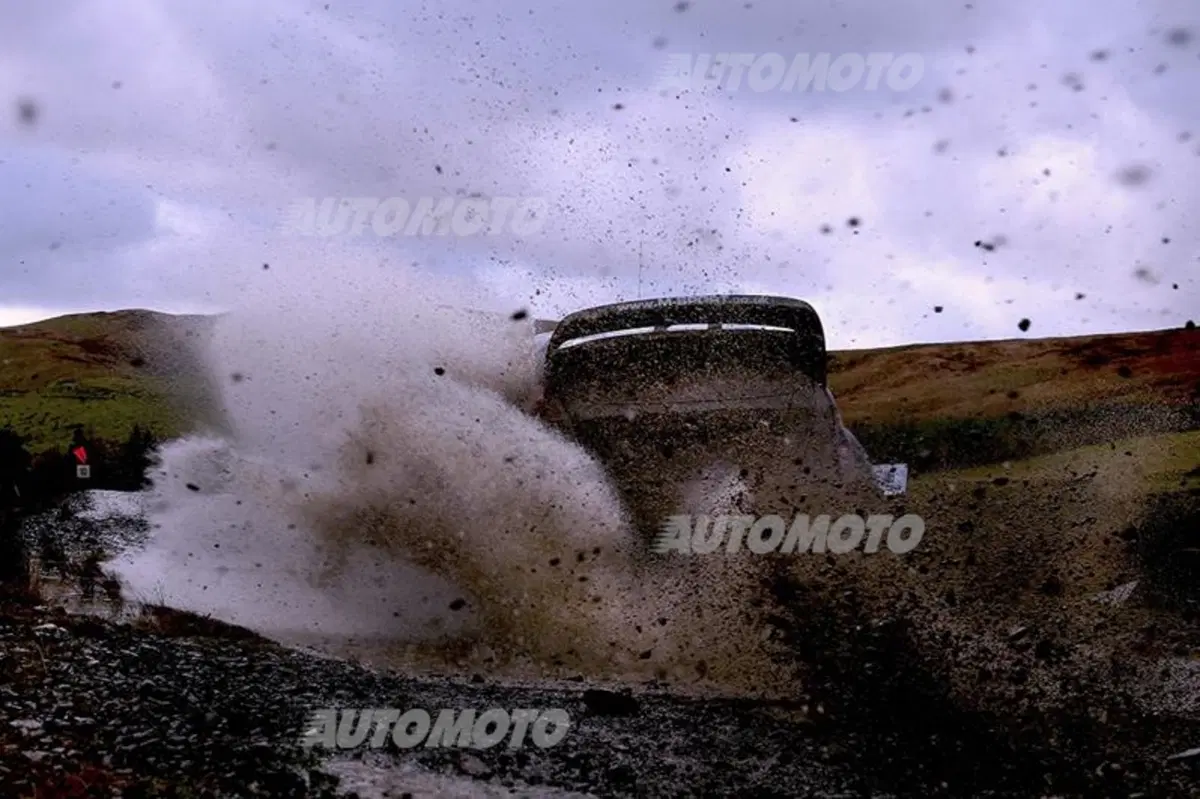 WRC GB. Day 1, Ogier (VW), Meeke, Mikkelsen (55)