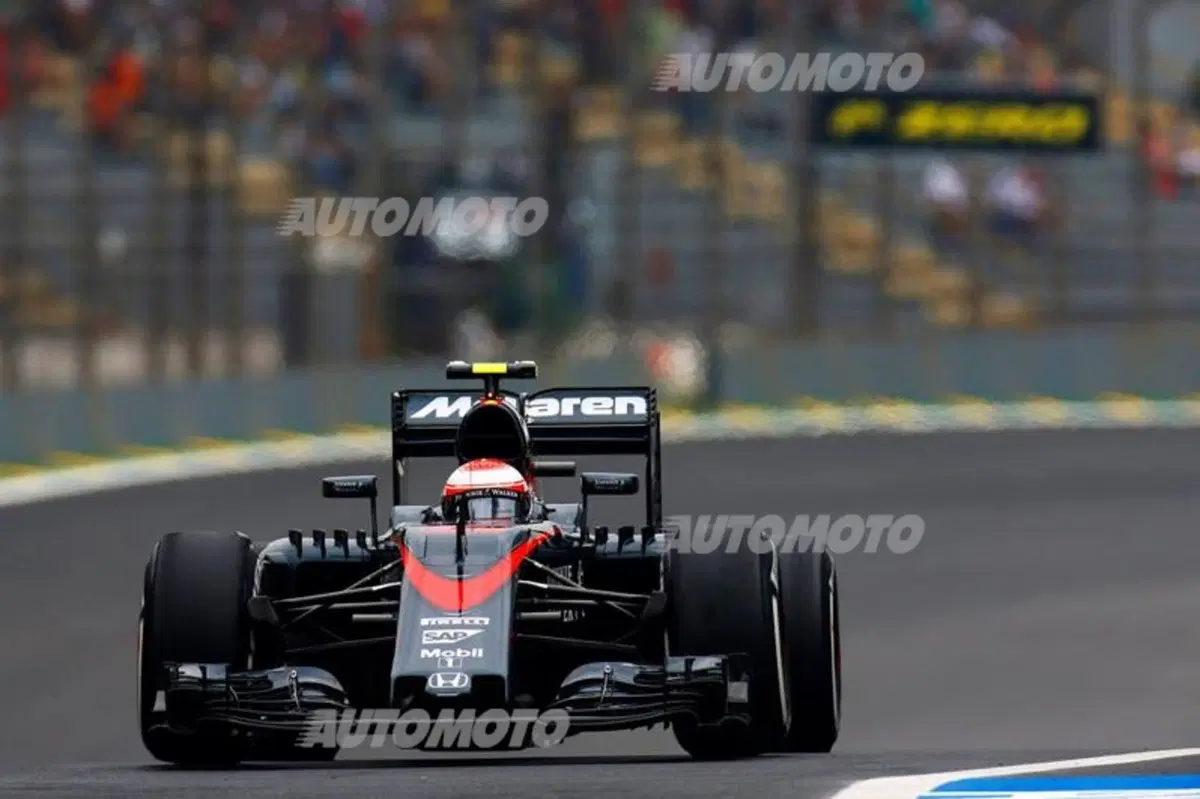 F1, Gp Brasile 2015: pole per Rosberg. Vettel terzo (8)