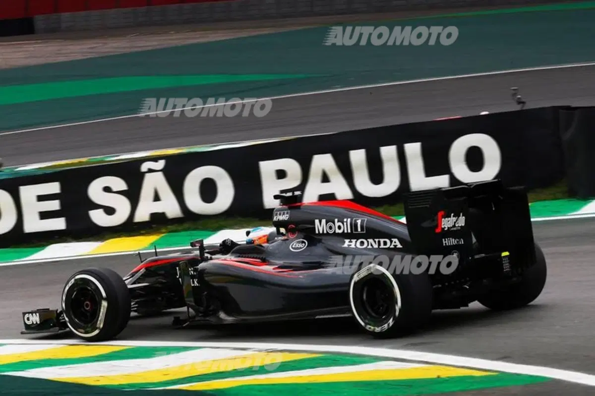 F1, Gp Brasile 2015: pole per Rosberg. Vettel terzo (27)