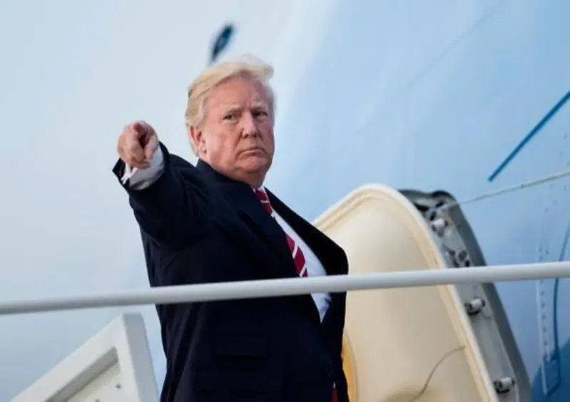 Trump avverte l'UE sui dazi e minaccia tasse su auto e altro