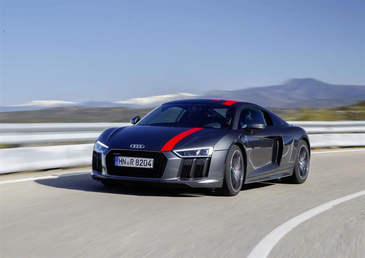Nuova Audi R8 V10 RWS: trazione posteriore in serie limitata per puristi [video] (2)