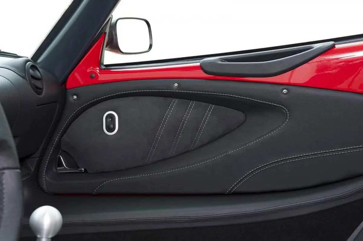 Lotus Elise: arrivano la Sport e la Sport 220 (5)