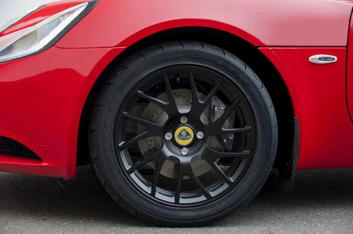 Lotus Elise: arrivano la Sport e la Sport 220 (15)