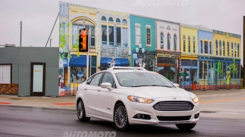 Ford, la guida autonoma debutta a M City