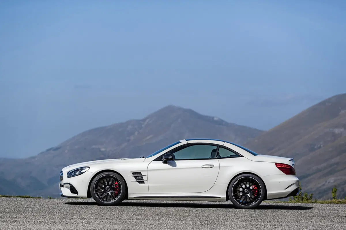 Mercedes SL restyling: non chiamatela semplicemente “facelift” (3)