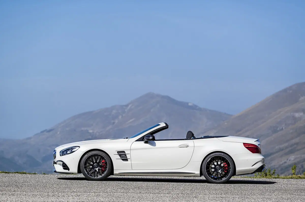 Mercedes SL restyling: non chiamatela semplicemente “facelift” (7)
