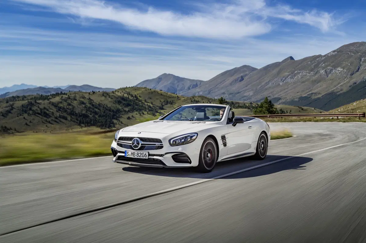 Mercedes SL restyling: non chiamatela semplicemente “facelift” (16)