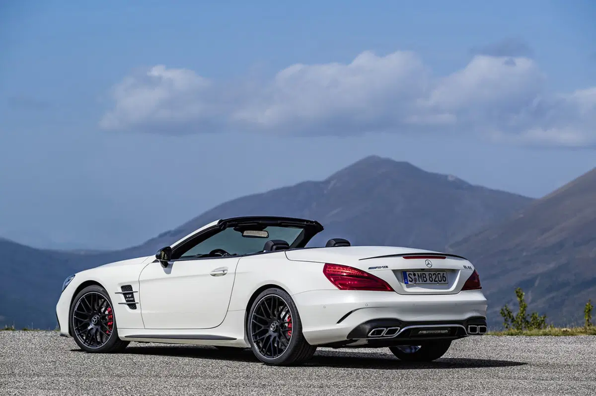 Mercedes SL restyling: non chiamatela semplicemente “facelift” (22)
