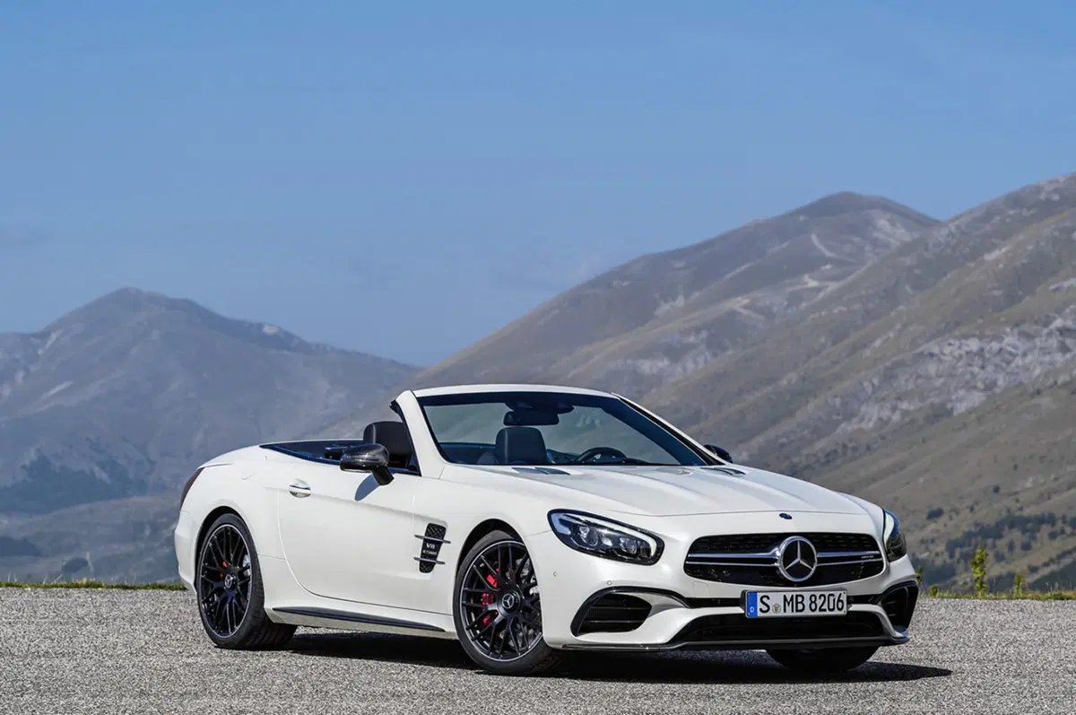 Mercedes SL restyling: non chiamatela semplicemente “facelift” (24)