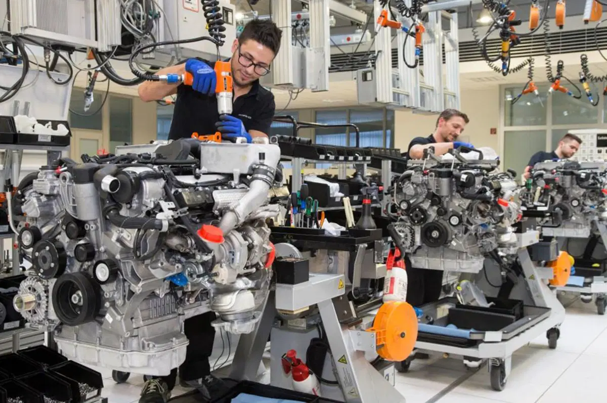 Mercedes-AMG, addio Affalterbach: i 12 cilindri verranno prodotti a Mannheim (3)