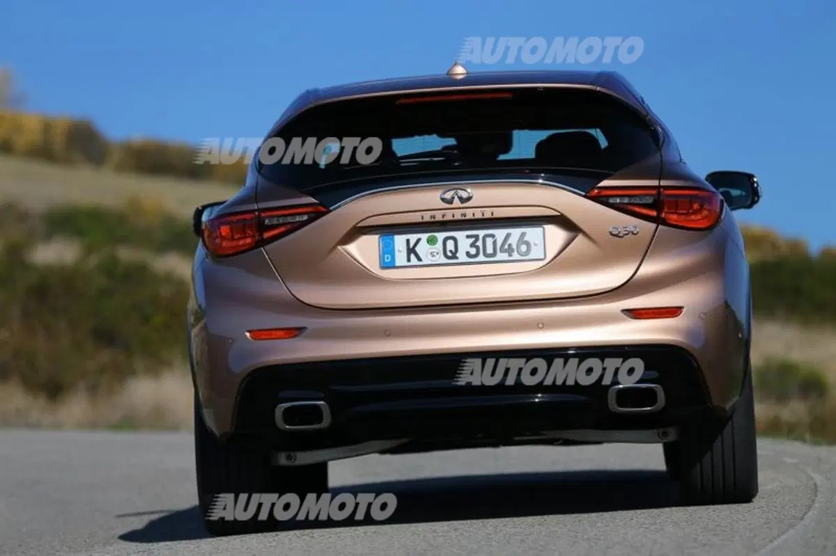 Infiniti Q30 (36)