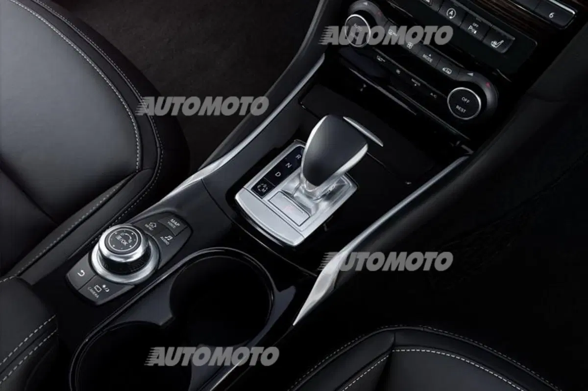Infiniti Q30 (39)