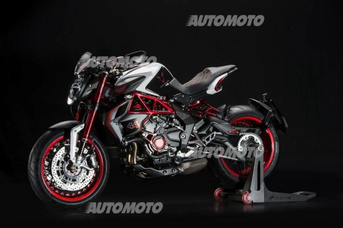MV Agusta Dragster RR LH 44, la naked firmata da Lewis Hamilton (3)