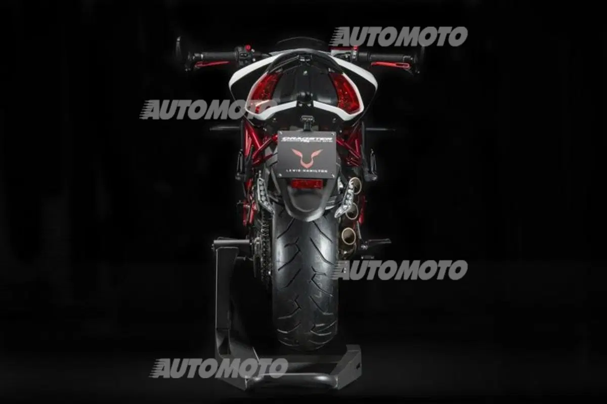 MV Agusta Dragster RR LH 44, la naked firmata da Lewis Hamilton (4)